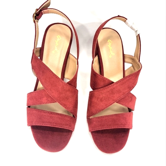 Qupid Scarlett Alona Red Suede, Strappy, Block Heel, Sandal. Women's Size 8M - Picture 5 of 13